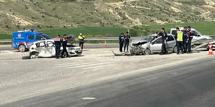 Adıyaman’da otomobiller çarpıştı: 1 ölü, 7 yaralı