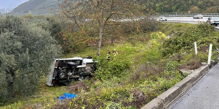 Bursa’da yoldun karşısına geçerken otomobilin çarptığı yaşlı adam hayatını kaybetti