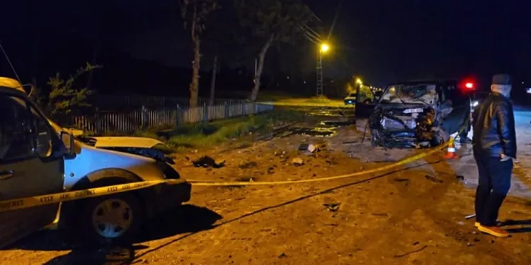 Aksaray’da 2 hafif ticari araç çarpıştı: 1 yaralı