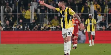 Fenerbahçe, bu sezonki 4. derbisini de kazanamadı