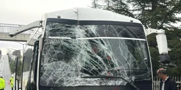 Kuzey Kore lideri Kim, savaş provasını andıran özel kuvvetler tatbikatını denetledi