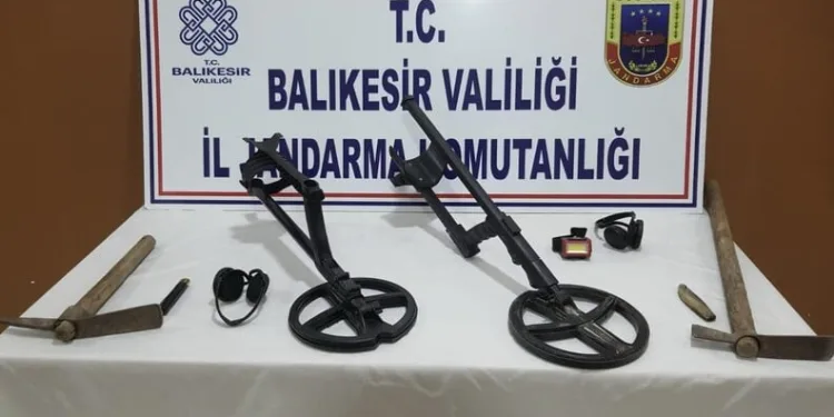 Kuzey Kore lideri Kim, savaş provasını andıran özel kuvvetler tatbikatını denetledi