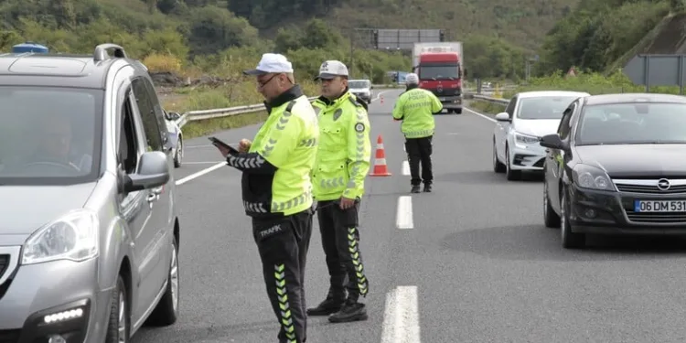 Kars’ta öğrenci servisleri denetlendi