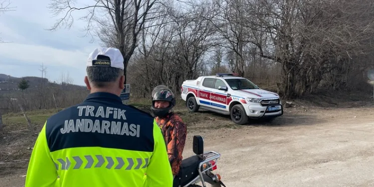 Kars’ta öğrenci servisleri denetlendi