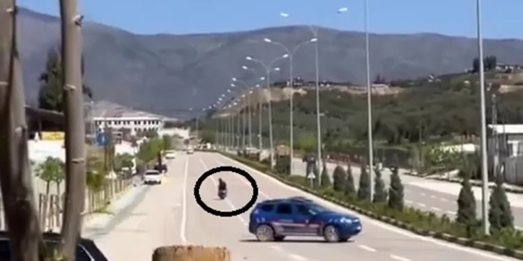 Sürücüsü kalp krizi geçiren otomobil ağaca çarptı: 1 ölü