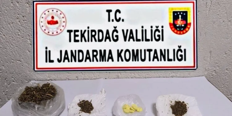Sürücüsü kalp krizi geçiren otomobil ağaca çarptı: 1 ölü