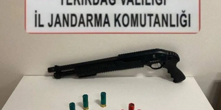 Sürücüsü kalp krizi geçiren otomobil ağaca çarptı: 1 ölü
