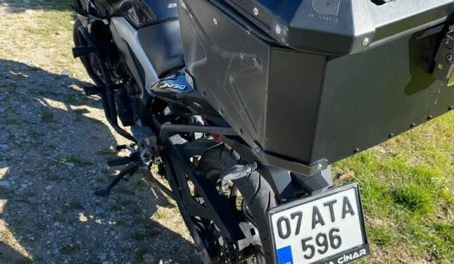 Sürücüsü kalp krizi geçiren otomobil ağaca çarptı: 1 ölü