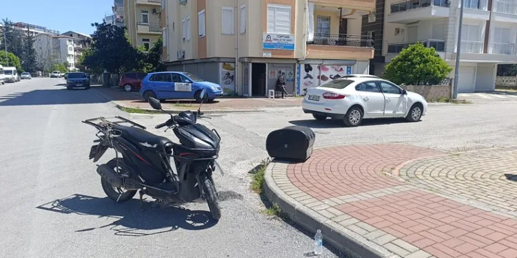 İlaçlama yaparken devrilen traktörün altında kalan yaşlı adam hayatını kaybetti