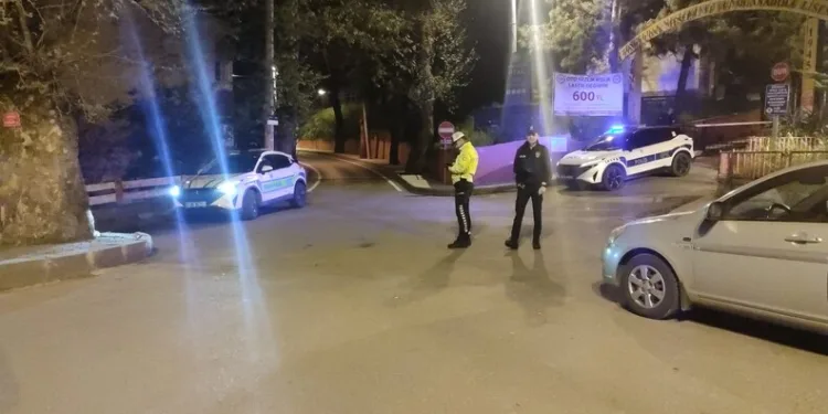 Vatandaşı dolandıran sahte jandarmalar gerçek jandarmadan kaçamadı