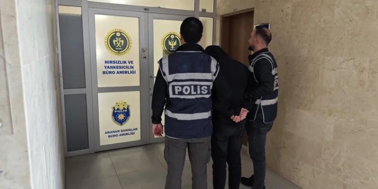 Vatandaşı dolandıran sahte jandarmalar gerçek jandarmadan kaçamadı