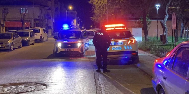 Vatandaşı dolandıran sahte jandarmalar gerçek jandarmadan kaçamadı