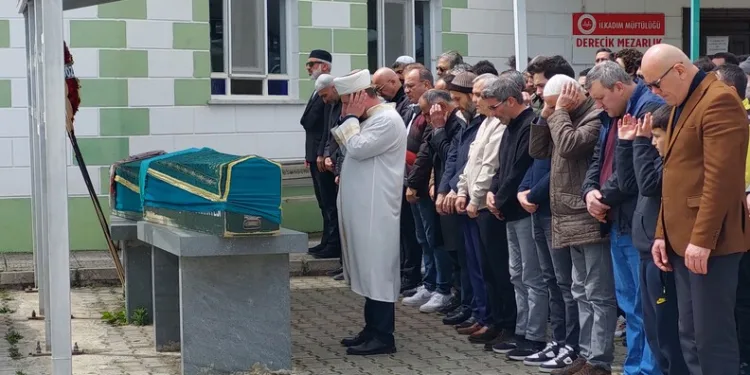 Şehit polis Esat Koyuncu’nun naaşı Adana’da toprağa verildi