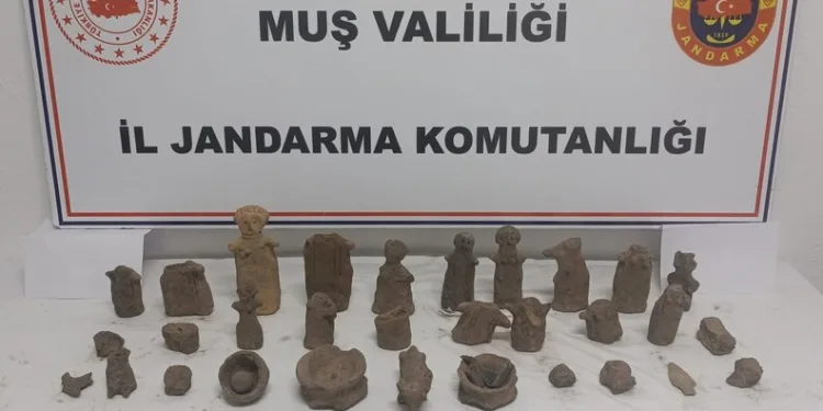 Seyir halindeki traktör ikiye bölündü: 1 ölü, 1 yaralı