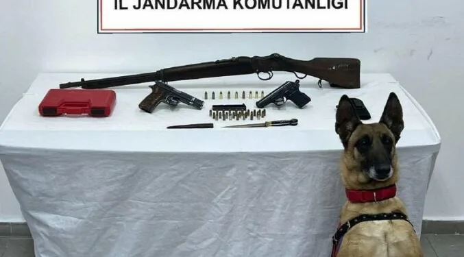İzmir açıklarında 29 düzensiz göçmen yakalandı