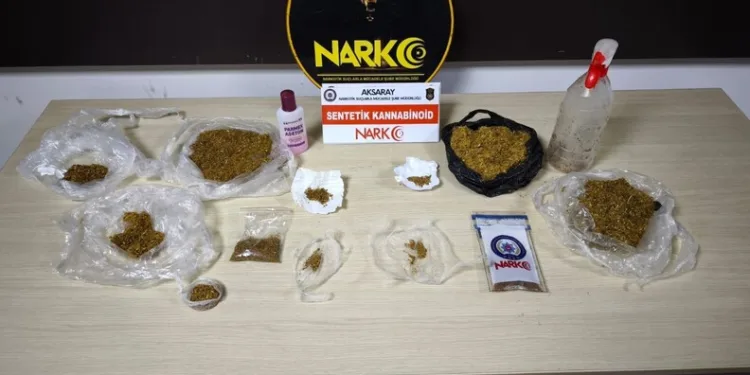 İzmir açıklarında 29 düzensiz göçmen yakalandı