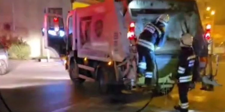 İzmir açıklarında 29 düzensiz göçmen yakalandı