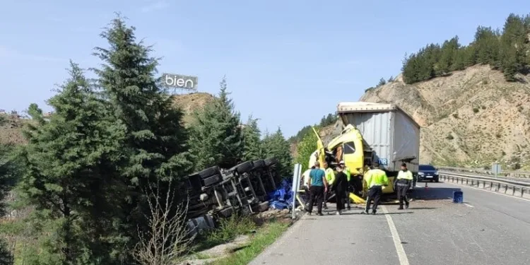 Otomobilden şişe şişe kaçak içki çıktı