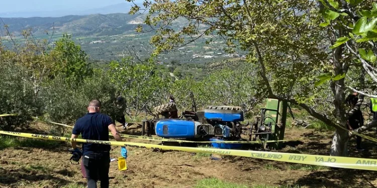 Otomobilden şişe şişe kaçak içki çıktı