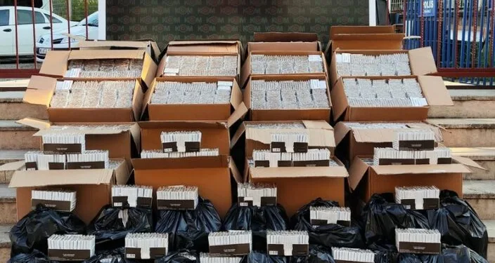 Şüphe üzerine durdurulan araçtan 229 bin makaron çıktı