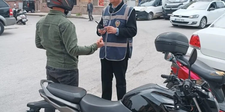 Erzincan’da motosiklet denetimi; 11 motosiklet trafikten men edildi