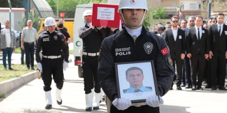 Erzincan’da motosiklet denetimi; 11 motosiklet trafikten men edildi