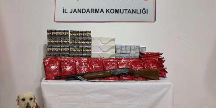 Okulda öğretmeni hastanelik eden 2 kişi tutuklandı