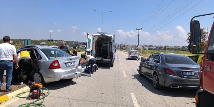 Okulda öğretmeni hastanelik eden 2 kişi tutuklandı