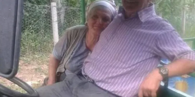 Aracının içine giren yılanı böyle uğurladı: “Bir daha gelme arkadaşım”