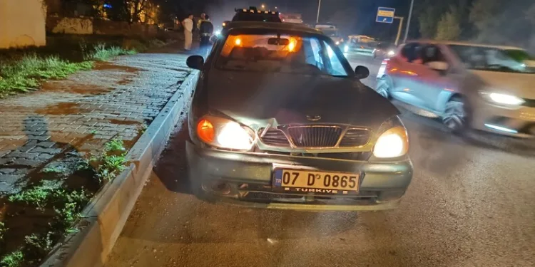 Aracının içine giren yılanı böyle uğurladı: “Bir daha gelme arkadaşım”