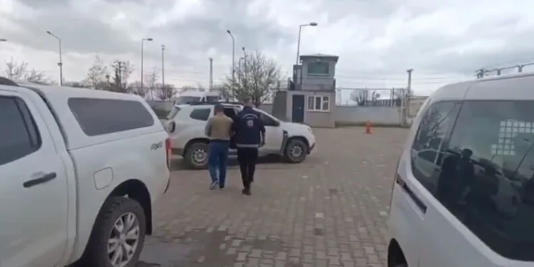 Polislerin dikkati faciayı önledi