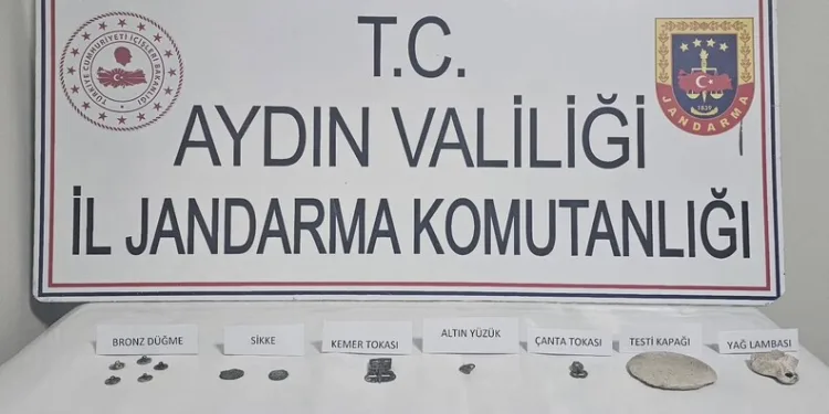 Silivri’de sürücüsünün kontrolünü kaybettiği araç takla atıp yan yattı: 2 yaralı