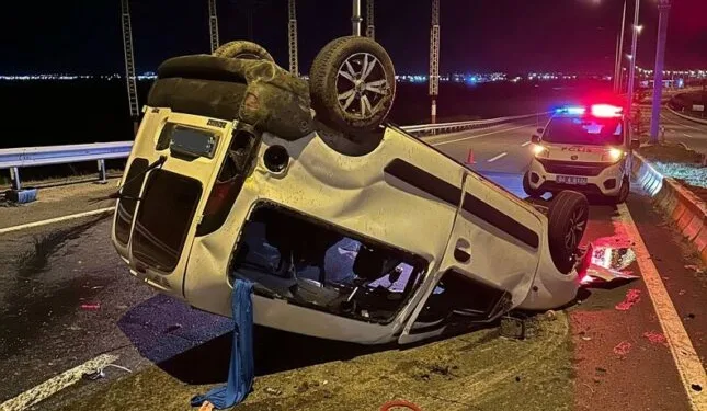 İskenderun’da lastikçi alevlere teslim oldu