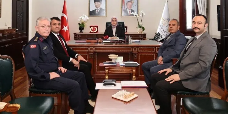 Kahramanmaraş’ta tır alev alev yandı