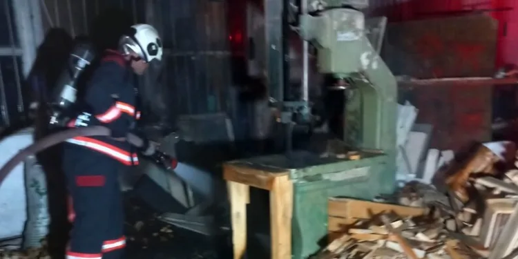 Kahramanmaraş’ta tır alev alev yandı
