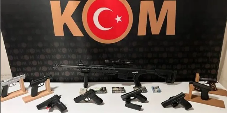 Selendi’de polis ve jandarma personeline başarı belgesi verildi