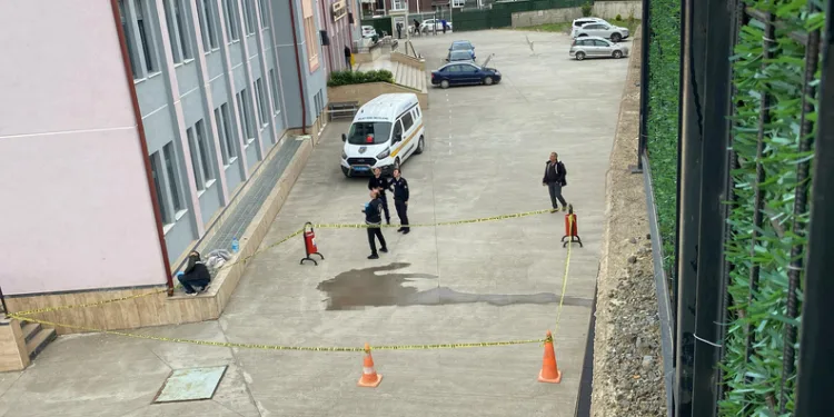 Baca temizliği yapan imam merdivenden düşerek hayatını kaybetti