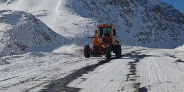 Van-Bahçesaray kara yolu ulaşıma açıldı