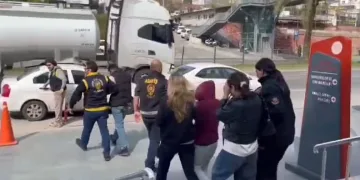 Antalya’daki fuhuş operasyonunda 3 tutuklama: 9 kadın kurtarıldı