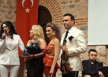 Zeki Müren Kültür ve Yaşatma Derneğinden anlamlı etkinlik