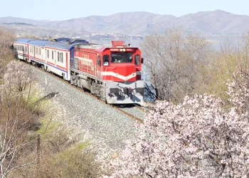 Turistik Diyarbakır Ekspresi sefere başladı