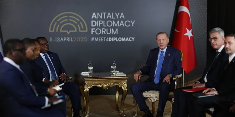 Cumhurbaşkanı Erdoğan, Sierra Leone Cumhurbaşkanı Bio ile görüştü