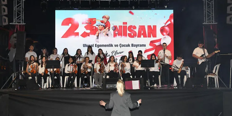 Gençlik Orkestrası ve Korosu’ndan 23 Nisan konseri
