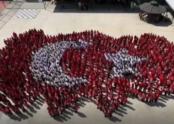 Bin 300 öğrenci, tek harita