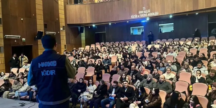 Iğdır’daki eğitim kurumlarında uyuşturucu ile mücadele eğitimi