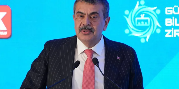 “Çocuklarımızı sosyal medya bağımlılığından uzak tutmak istiyorum”