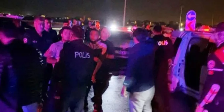 Kağıthane’de metrobüsün motor bölümü yandı, seferler kısa süre durduruldu