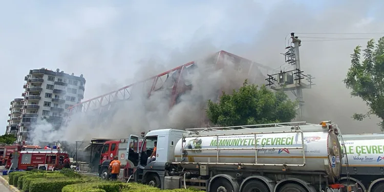 Mersin’deki fabrika yangını kontrol altına alındı
