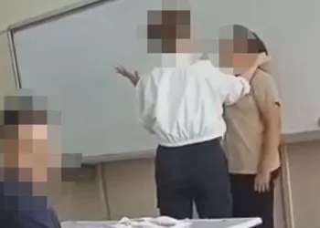Öğretmenden öğrenciye fiziksel ve sözlü şiddet