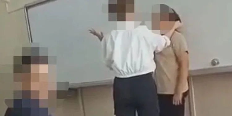 Öğretmenden öğrenciye fiziksel ve sözlü şiddet